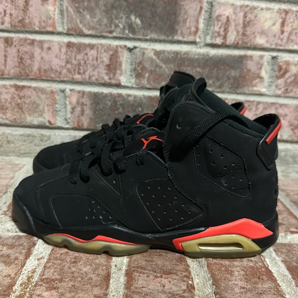 Kids Jordan 6 retro “infrared” size 5.5y - Picture 3 of 11